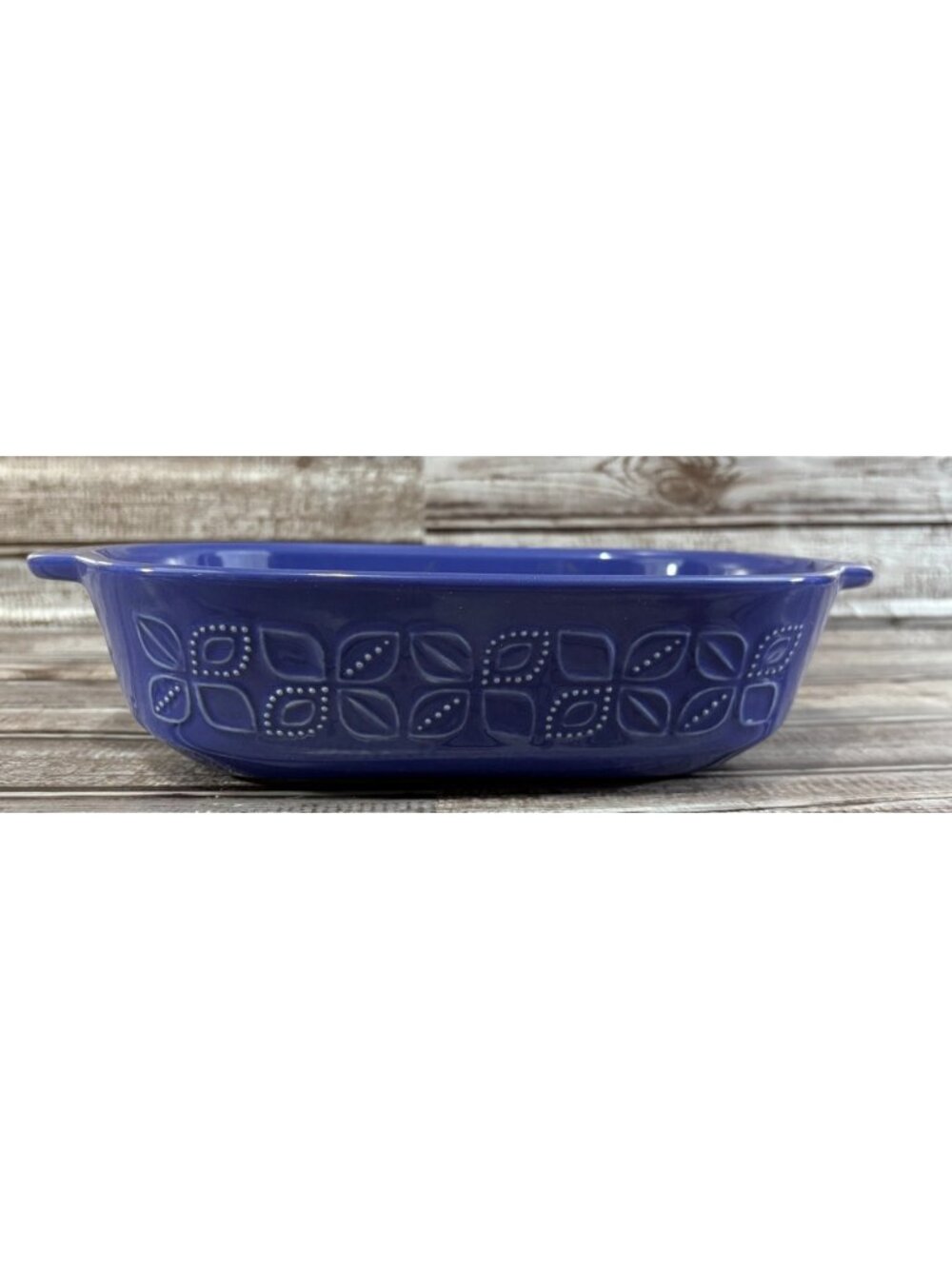 CW by Corning Ware Medium Baker Embossed Stoneware Baking Dish 1.5 QT Purple